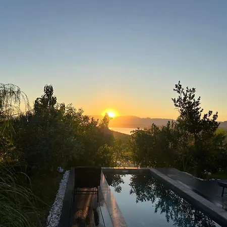 Serenity With Private Pool - Cape Of Rodon Apartment
