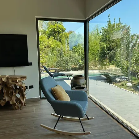 Serenity With Private Pool - Cape Of Rodon *